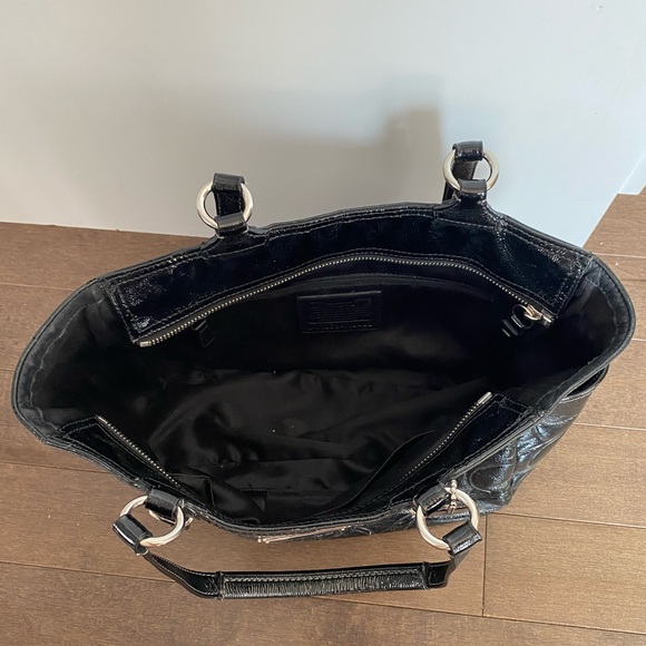 Coach purse - Picture 4 of 4